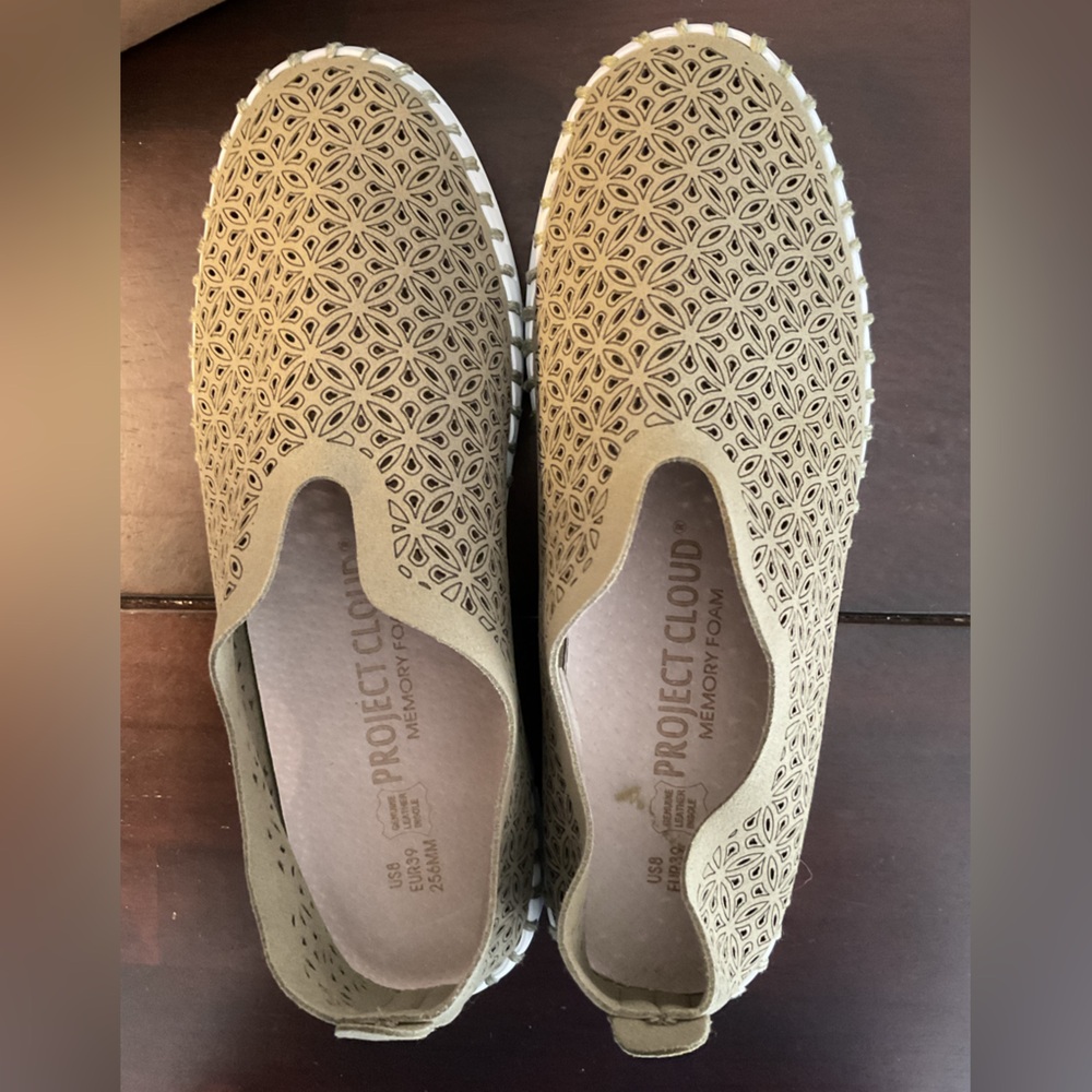 Stylish Women's Green, Teal Cotton Loafers. Slip On. Super Comfortable. Size 8.